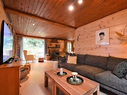 Cozy Chalet With Barbecue