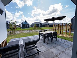 Modern Lodge by the Water