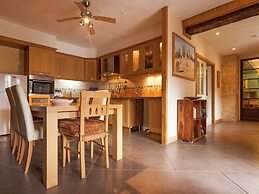Spacious House With Heated Pool and Sauna