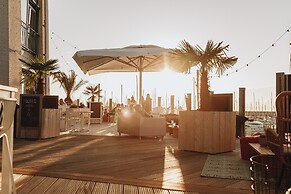 Holiday Home w/ Sauna Near Beach