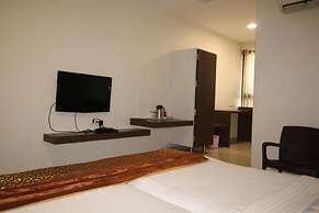 Hotel Girnar