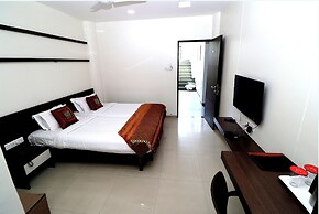 Hotel Girnar