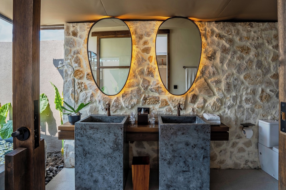 Ubud Mas Glamping Luxury Tent