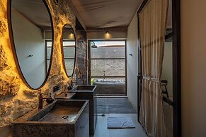 Ubud Mas Glamping Luxury Tent