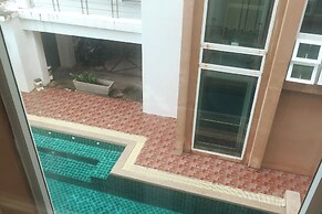 6-49 - 1 Bdr Condo With Balcony and Shared Pool