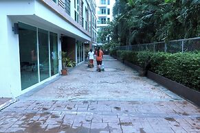 6-49 - 1 Bdr Condo With Balcony and Shared Pool
