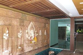 6-49 - 1 Bdr Condo With Balcony and Shared Pool