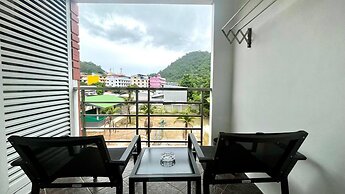 6-49 - 1 Bdr Condo With Balcony and Shared Pool
