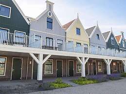 Spacious House With 5 Bathrooms, on the Markermeer