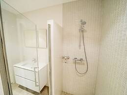 Spacious House With 5 Bathrooms, on the Markermeer