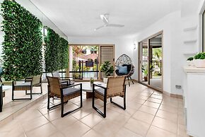Reef Apartment Cairns - 4 Pools Resort BBQ
