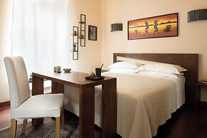Palm Gallery Hotel
