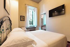 Palm Gallery Hotel