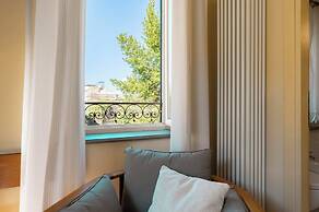 Palm Gallery Hotel