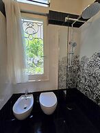 Palm Gallery Hotel