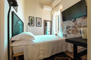 Palm Gallery Hotel