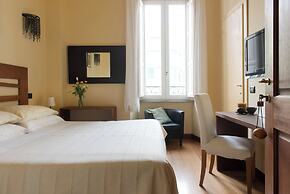 Palm Gallery Hotel