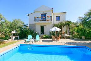 Villa Nineta in Tavronitis