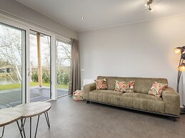 Lakefront Holiday Home