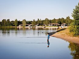 Lakefront Holiday Home