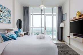 Waves - Elegant 28th Floor Studio in Carson A, Damac Hills
