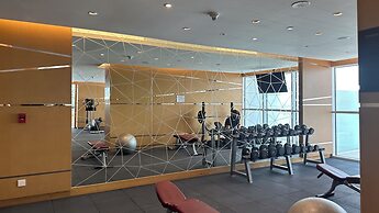 Waves - Elegant 28th Floor Studio in Carson A, Damac Hills