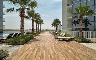 Waves - Elegant 28th Floor Studio in Carson A, Damac Hills