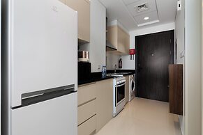 Waves - Elegant 28th Floor Studio in Carson A, Damac Hills