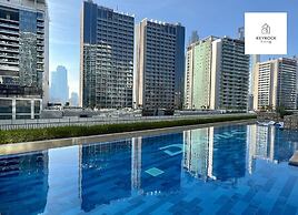Burj Khalifa View - High Floor 1BR Apt