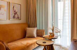 Burj Khalifa View - High Floor 1BR Apt