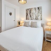 Host Stay Emilyn House