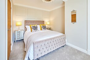 Host Stay Finch House