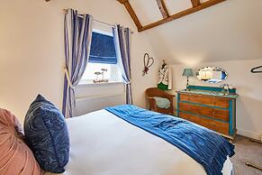 Host Stay The Snug
