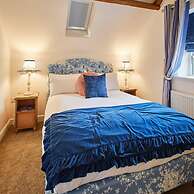 Host Stay The Snug