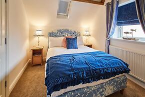 Host Stay The Snug