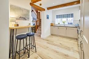 Host Stay The Snug