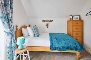 Host Stay The Snug