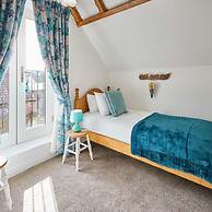 Host Stay The Snug