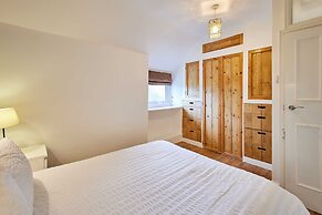 Host Stay Trefor Cottage
