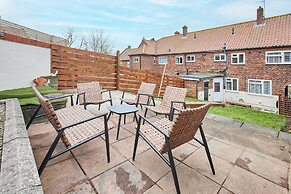Host Stay Esk View