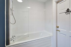 Host Stay Esk View