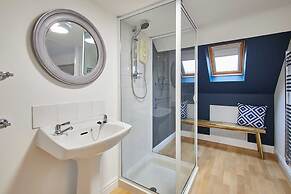 Host Stay Esk View