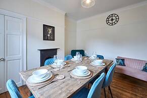 Host Stay Oliver s Den