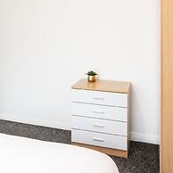 Host Stay Broadway