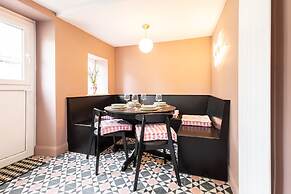 Host Stay Bankfoot Cottage