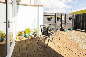 Host Stay Harbour Holm