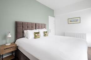 Host Stay Sanderling Chase
