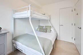 Host Stay Empress Point