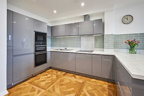 Host Stay Empress Point