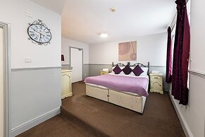 The Manor Hotel